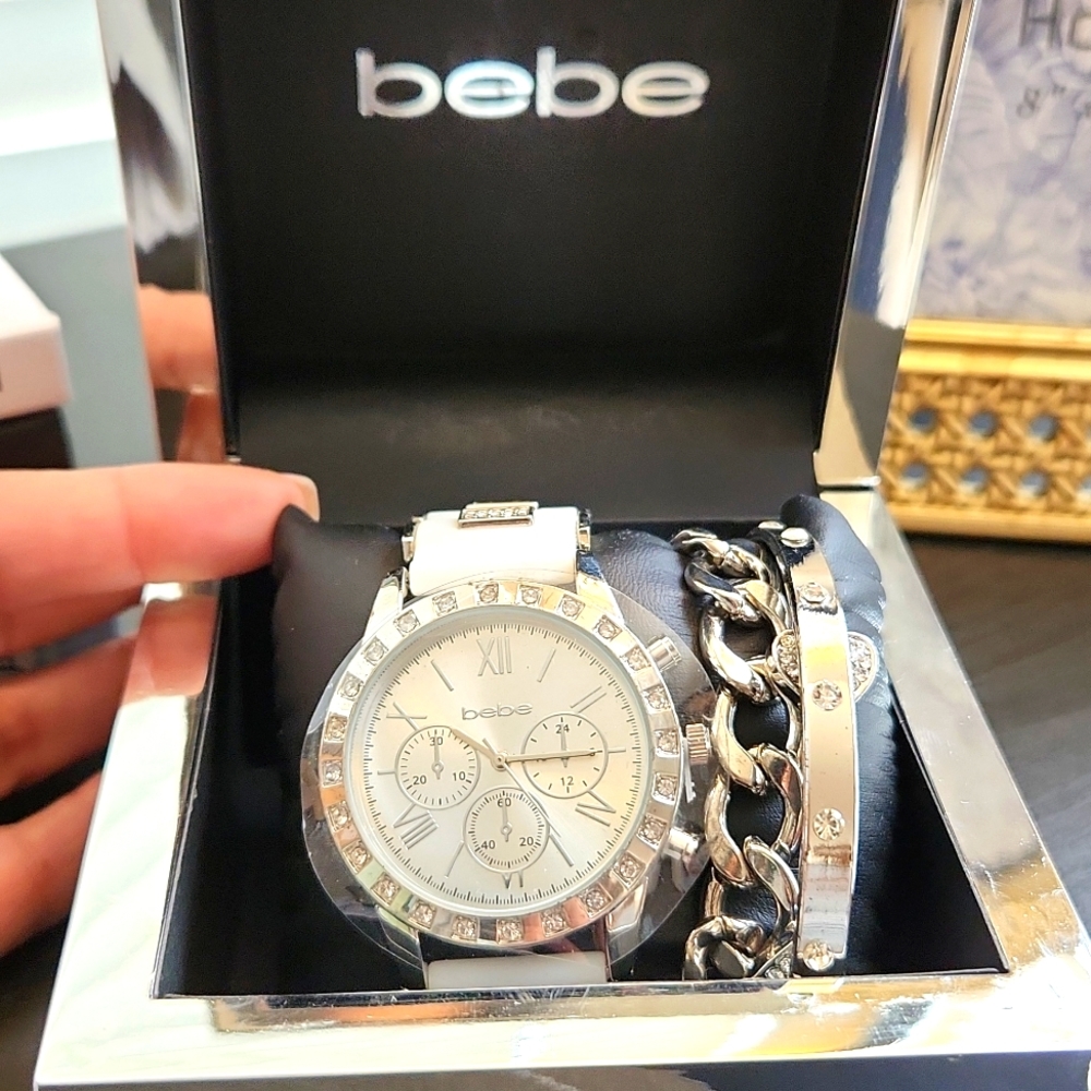 BEBE Watch w/Bracelets Set 💫